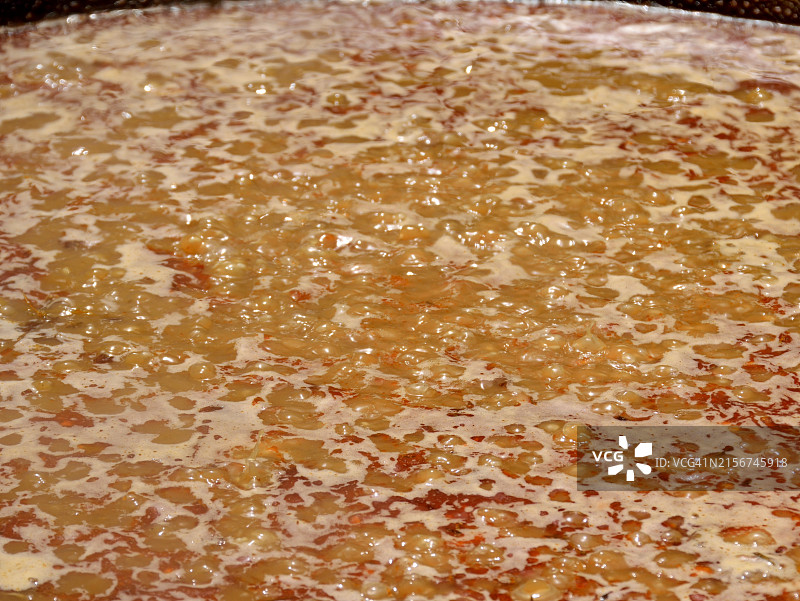 用西班牙海鲜饭锅煮饭图片素材