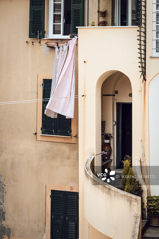 卡莫利色彩鲜艳的典型房屋图片素材