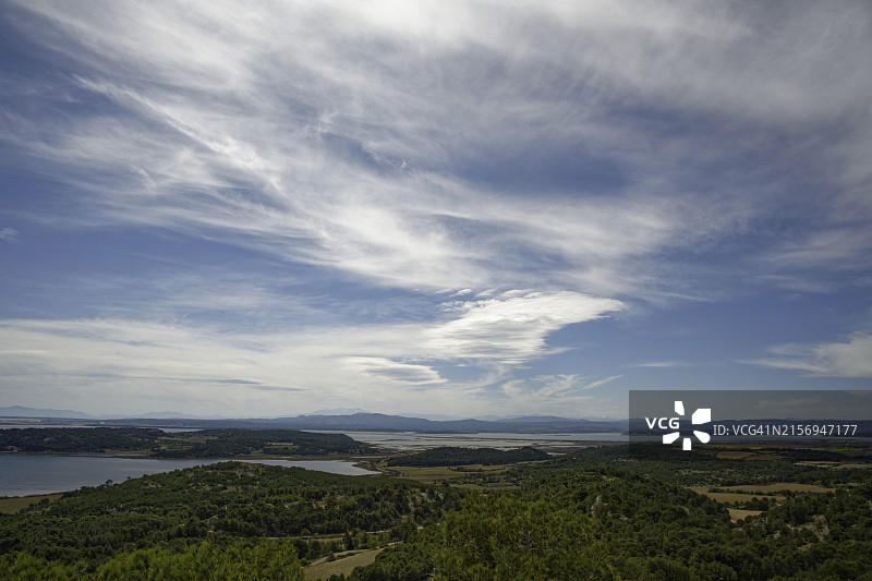 卡尼古雪山上乌云密布图片素材