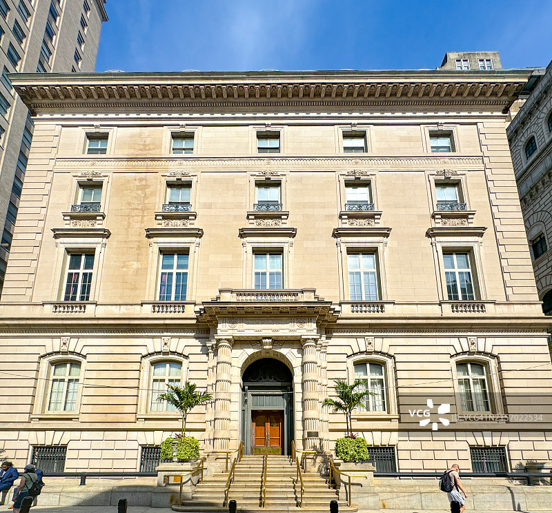 费城联盟大厦入口周围的华丽柱子图片素材