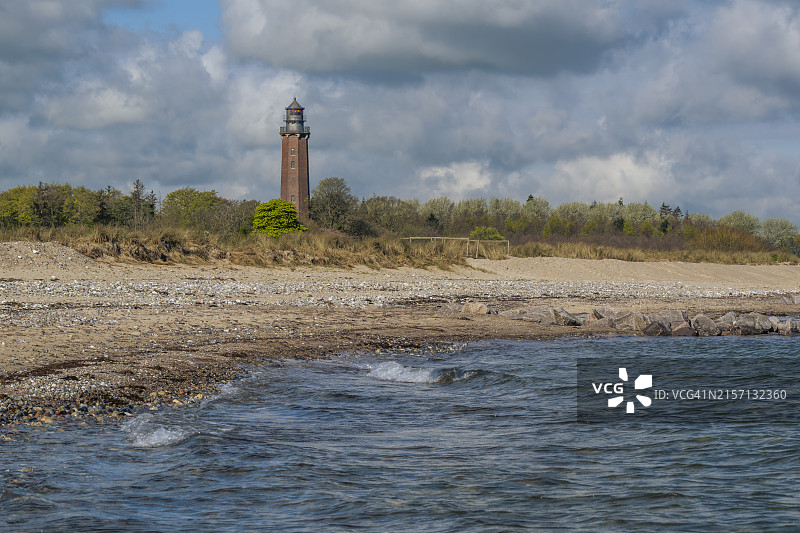 德国石勒苏益格-荷尔斯泰因贝伦斯多夫霍瓦赫特湾与诺伊兰灯塔图片素材