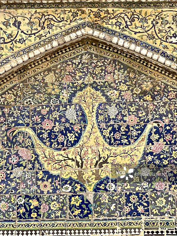 伊拉克纳杰夫阿里清真寺的精美瓷砖，拍摄于2022年4月22日图片素材