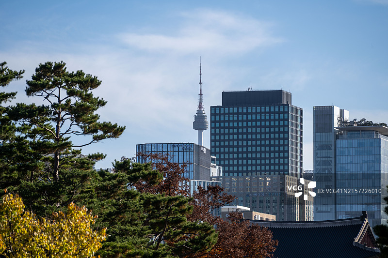 韩国南山上的首尔塔图片素材