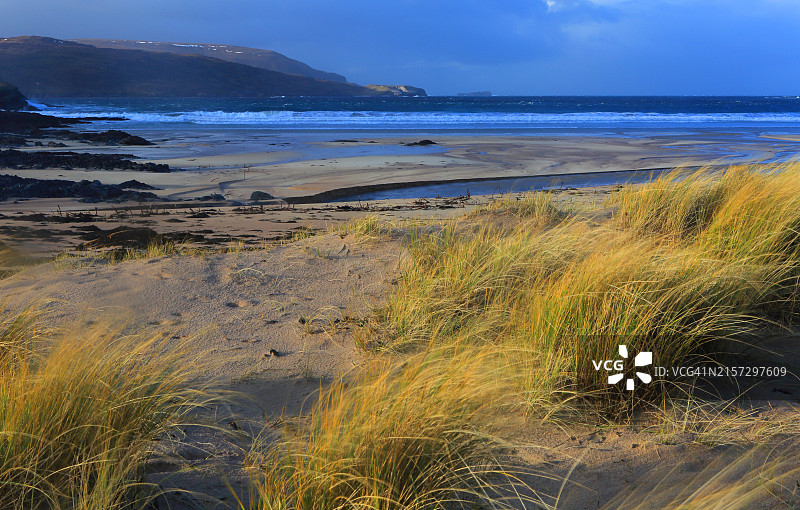 英国苏格兰高地萨瑟兰德郡的德内斯附近的巴尔纳基尔海滩图片素材
