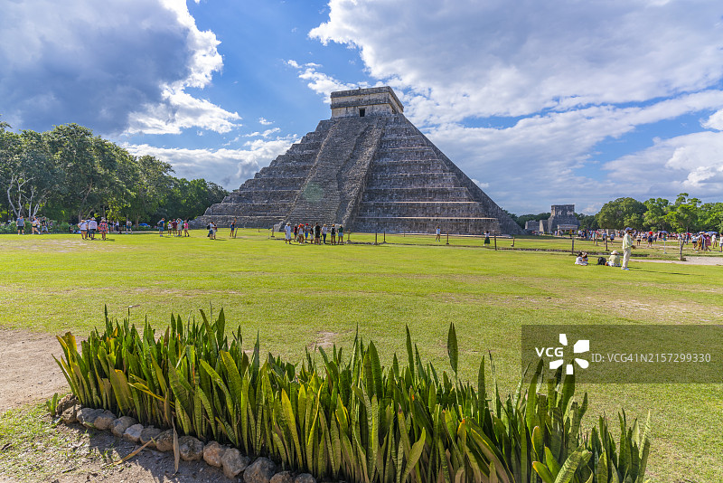 墨西哥尤卡坦半岛奇琴伊察库库尔坎金字塔遗址图片素材