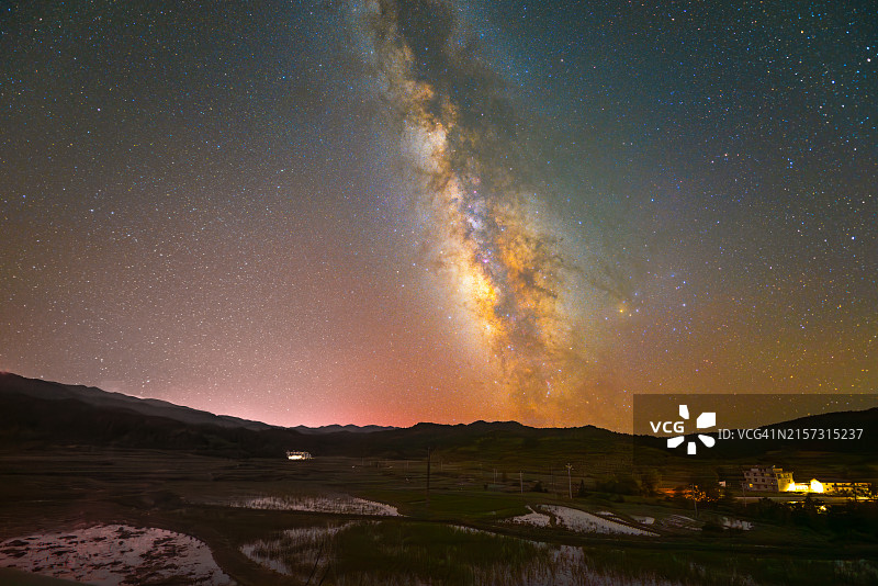 夜空下的风景图片素材