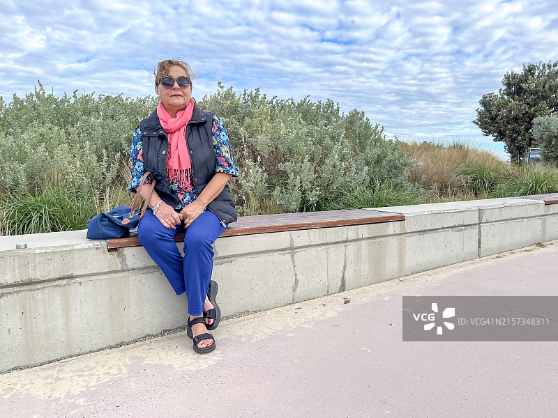 墨尔本有魅力的西班牙裔老人图片素材