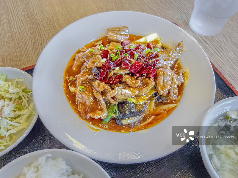 日式水煮牛肉，日本东京港区芝浦品川图片素材