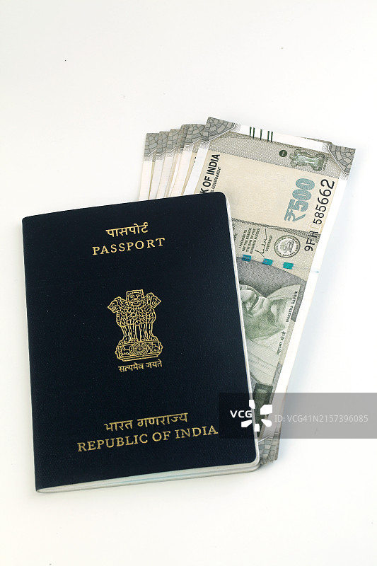 印度护照和货币纸币，白色背景图片素材
