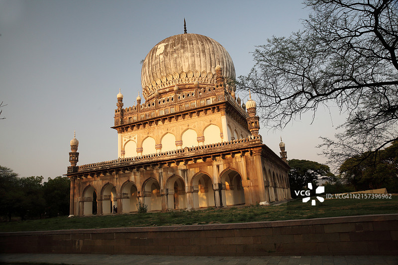 库特布沙希陵墓，位于印度特伦甘纳邦海德拉巴的易卜拉欣·巴格图片素材