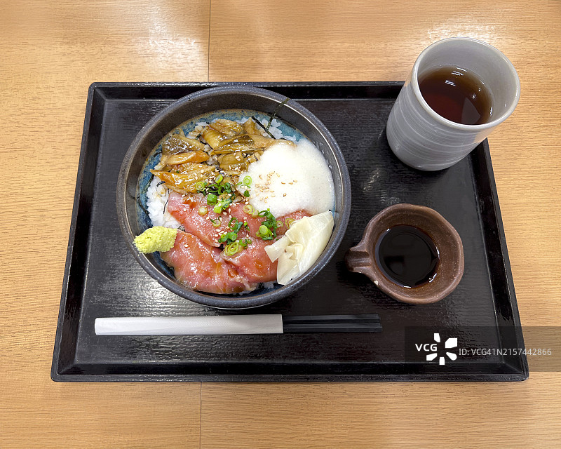 星鳗山药泥金枪鱼盖饭图片素材