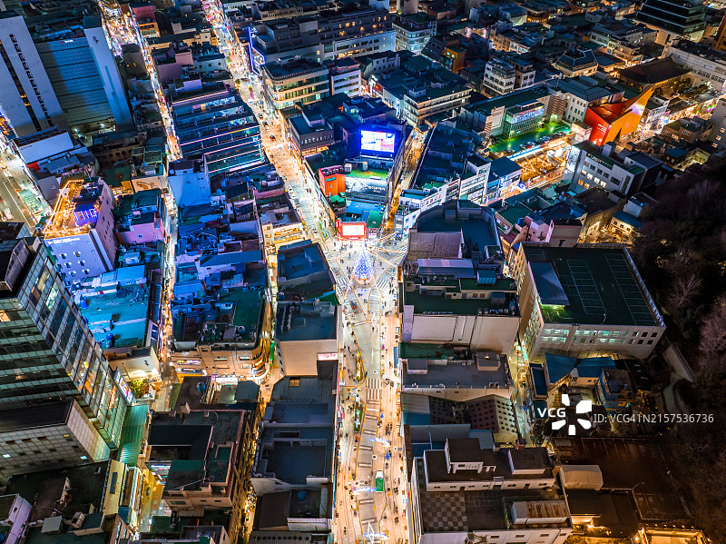 南浦洞的圣诞树街道装饰图片素材