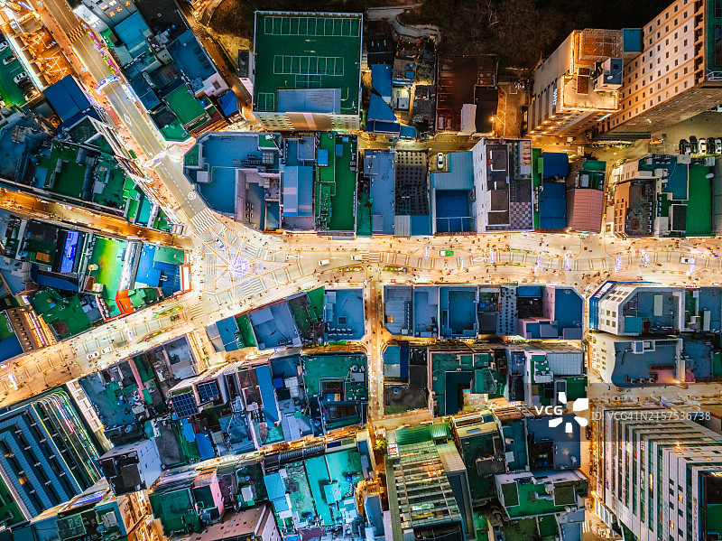 南浦洞的圣诞树街道装饰图片素材