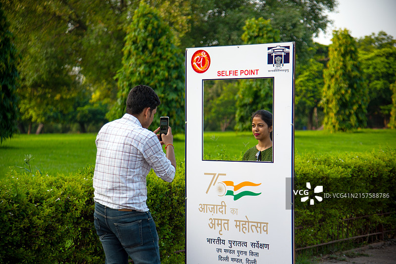 德里旧堡的游客参观图片素材