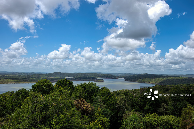 亚什哈考古遗址眺望亚什哈湖，危地马拉弗洛雷斯图片素材