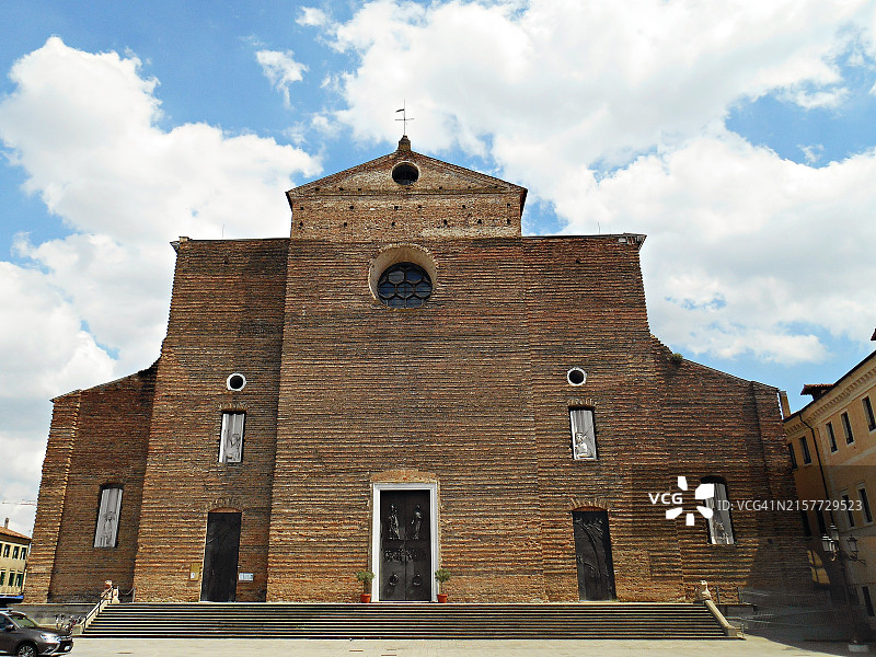意大利帕多瓦的圣朱斯蒂娜大教堂图片素材