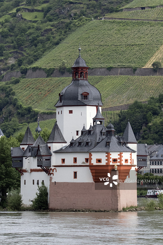 莱茵河法尔茨格拉芬施泰因城堡和葡萄园图片素材