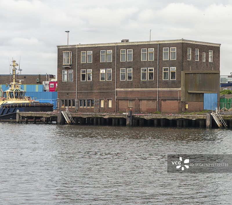 港口破旧的厂房图片素材