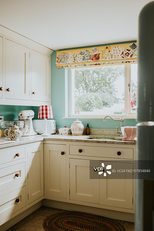 时尚乡村小屋厨房图片素材