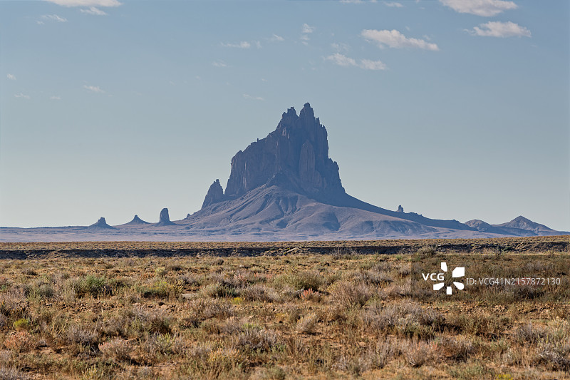 欣赏Shiprock的壮丽景色图片素材