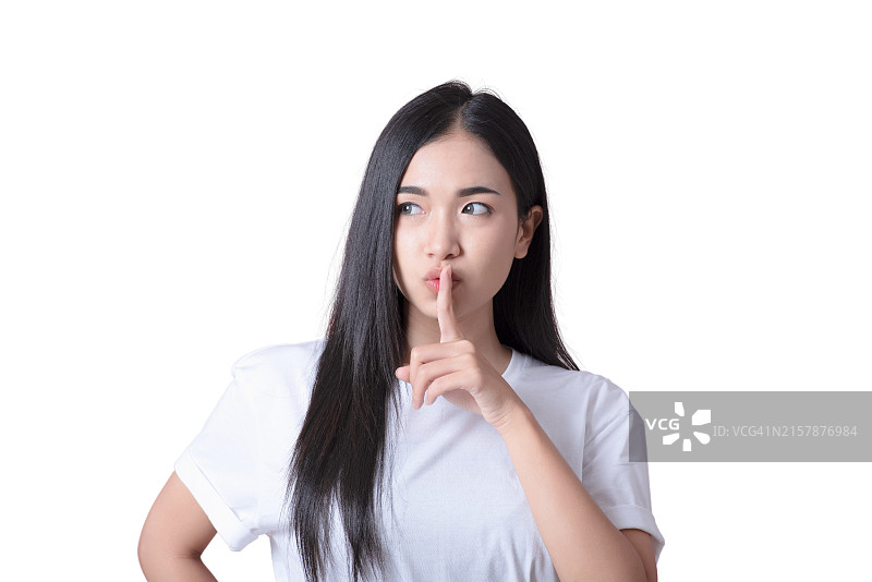 长发女人站在白色背景前图片素材