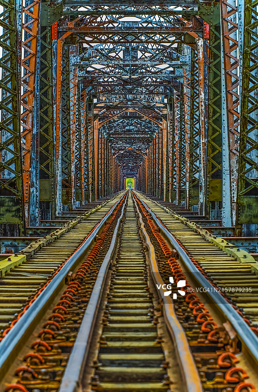 帕拉纳河上的老铁桥图片素材