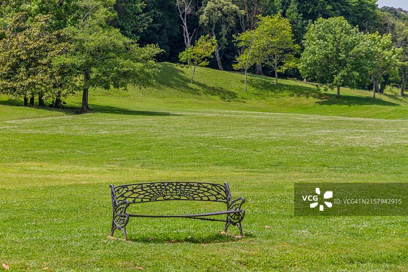 公园里的长椅图片素材