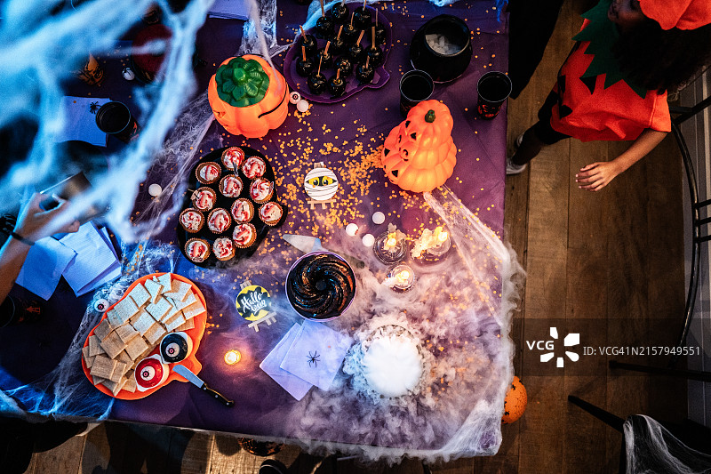万圣节派对上的甜食图片素材