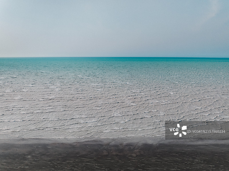 澳大利亚西澳八十英里海滩边缘眺望大海航拍图片素材