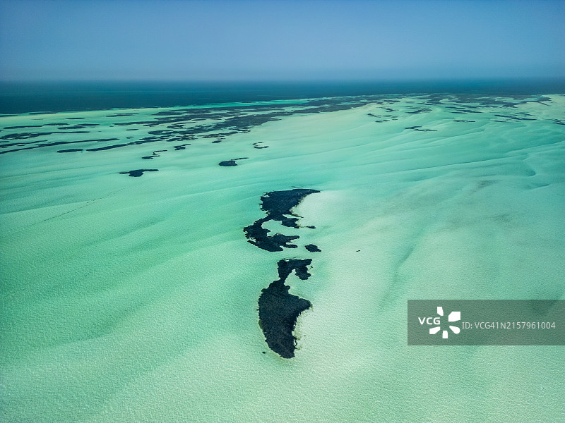 西澳大利亚鲨鱼湾的宁静海景航拍图片素材
