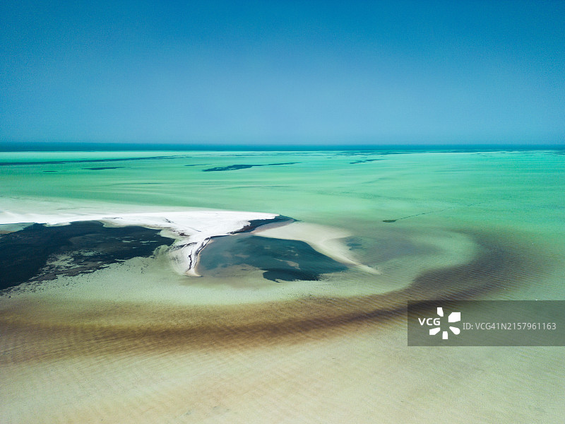 澳大利亚西澳大利亚州鲨鱼湾鲸骨角海滩的阳光明媚航拍照片图片素材