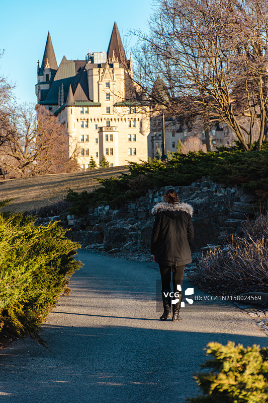 在渥太华少校山公园的女人图片素材