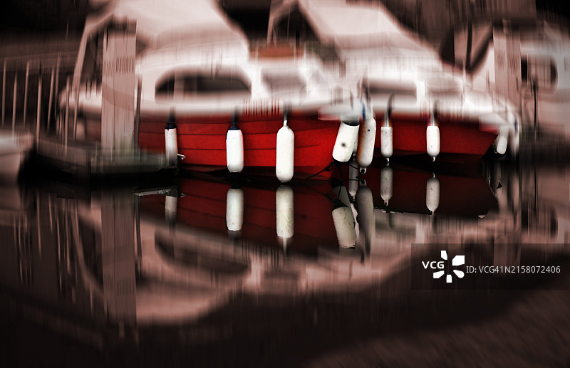 抽象红白游船图片素材