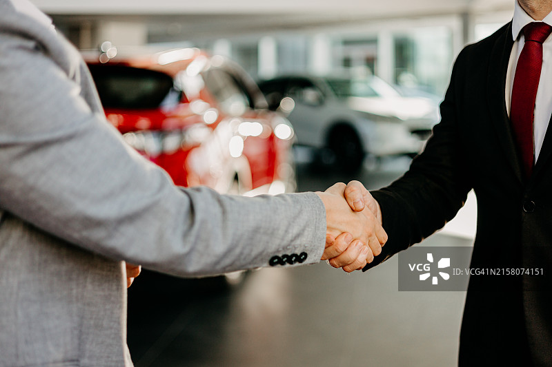 握手建立合作关系图片素材