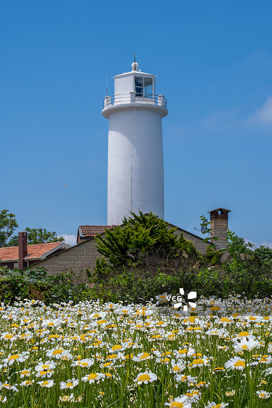 阿纳多卢费内尔灯塔和村庄风光图片素材