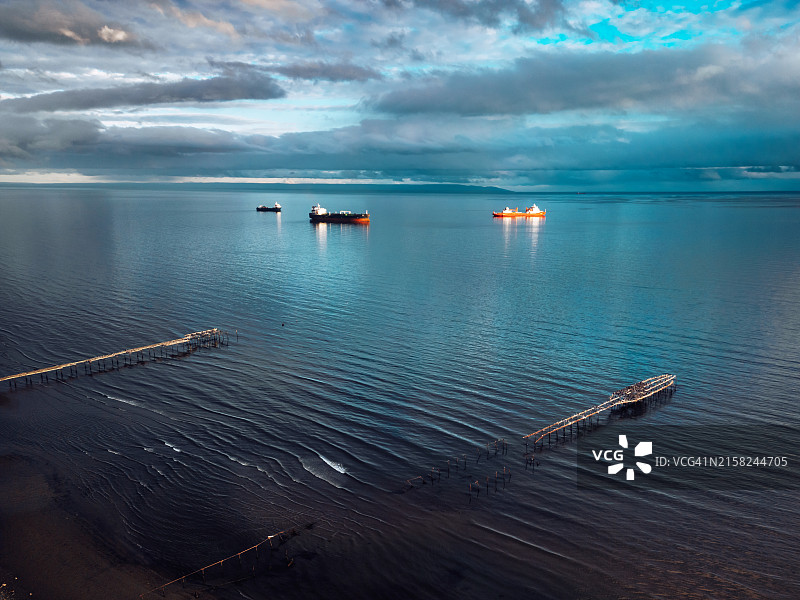 智利蓬塔阿雷纳斯港口和码头鸟瞰图图片素材