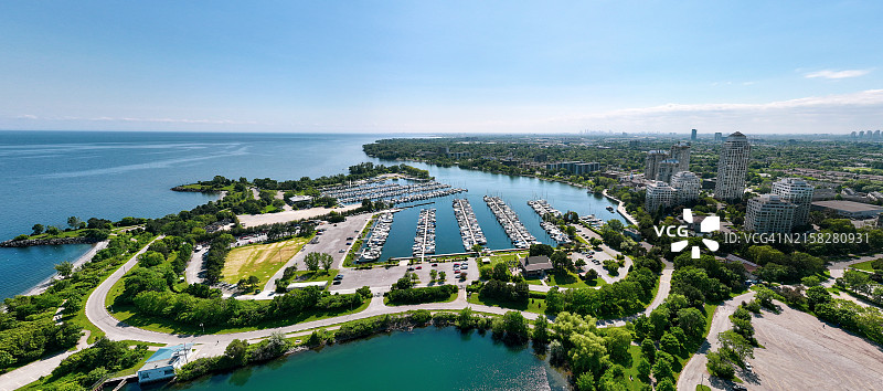 无人机航拍多伦多市中心安大略湖公园图片素材