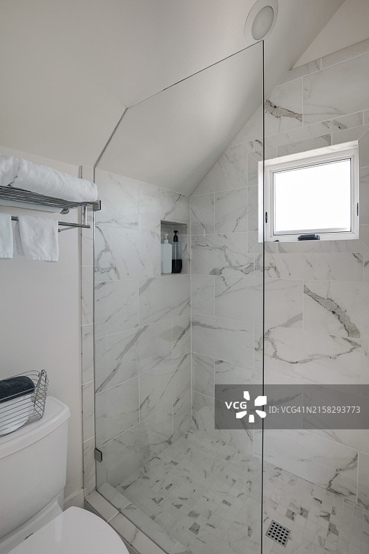 俄勒冈州卡尔顿的浴室农舍淋浴图片素材