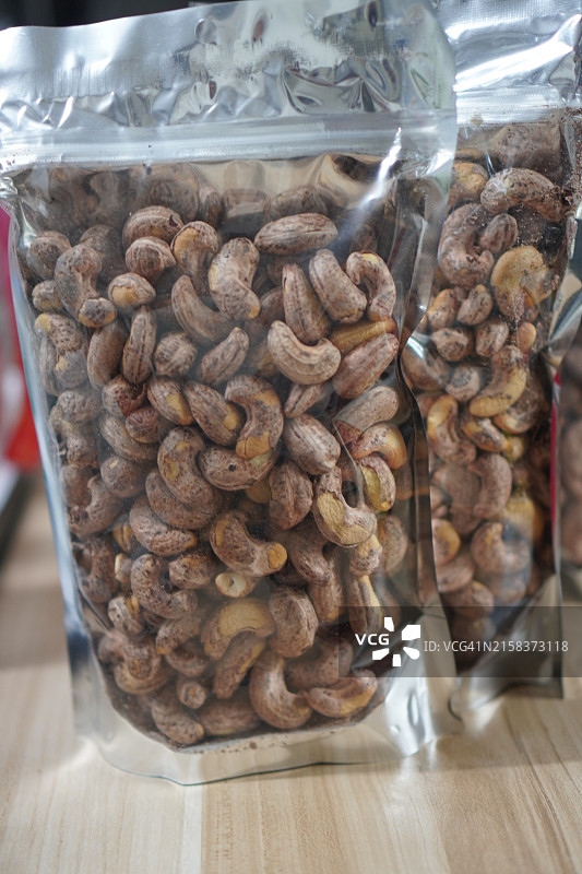盐焗腰果（塑料拉链袋装）图片素材