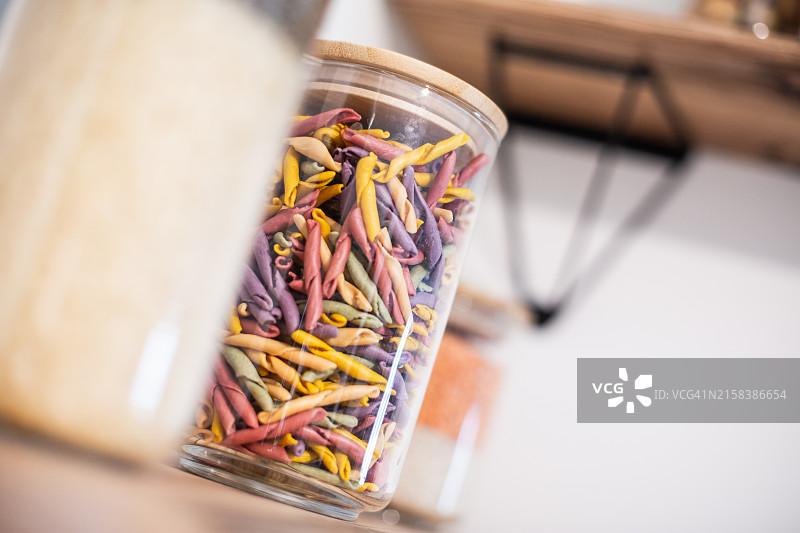 厨房装饰和干货罐图片素材