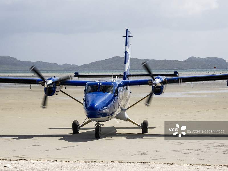 在英国苏格兰巴拉岛机场的飞机图片素材