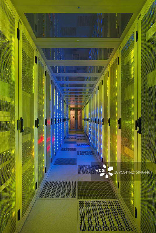 大数据中心的照明服务器机房图片素材
