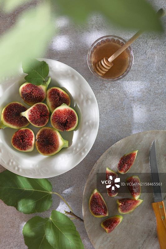 桌子上水果的高角度视图图片素材