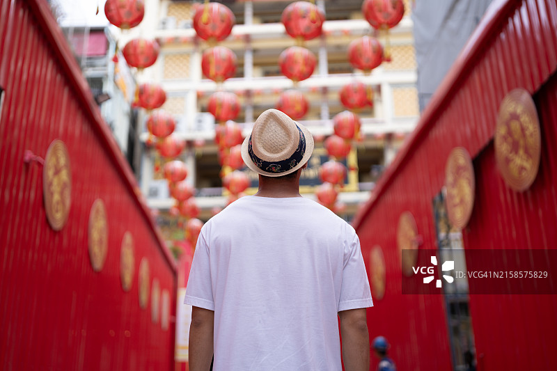 独自旅行的男子访问东盟国家图片素材