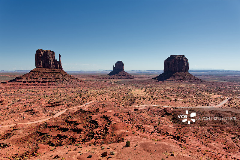 在纪念碑谷纳瓦霍部落公园享受大自然的呵护图片素材