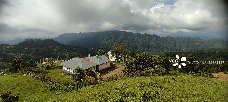 印度米佐拉姆邦锡亚尔苏克村的政府检查平房图片素材