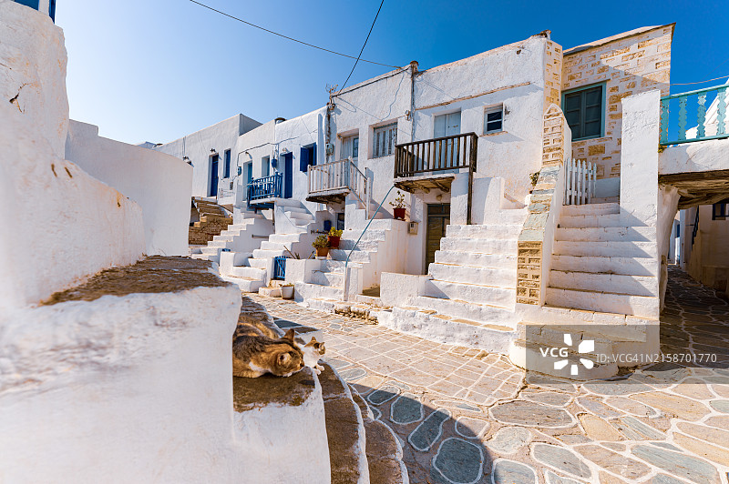 希腊基克拉泽斯群岛弗莱甘兹罗斯岛卡斯特罗古镇图片素材