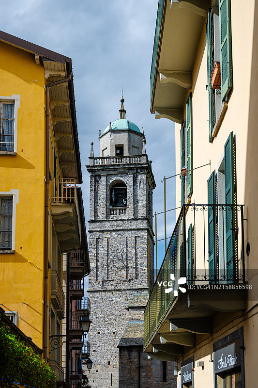 意大利科莫湖贝拉焦圣贾科莫教堂图片素材