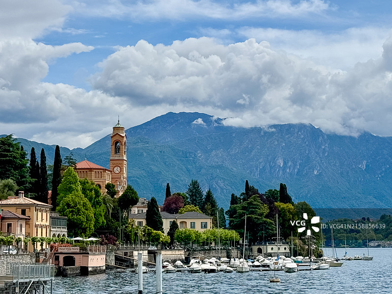 意大利特雷梅齐纳科莫湖畔的圣洛伦索教堂图片素材