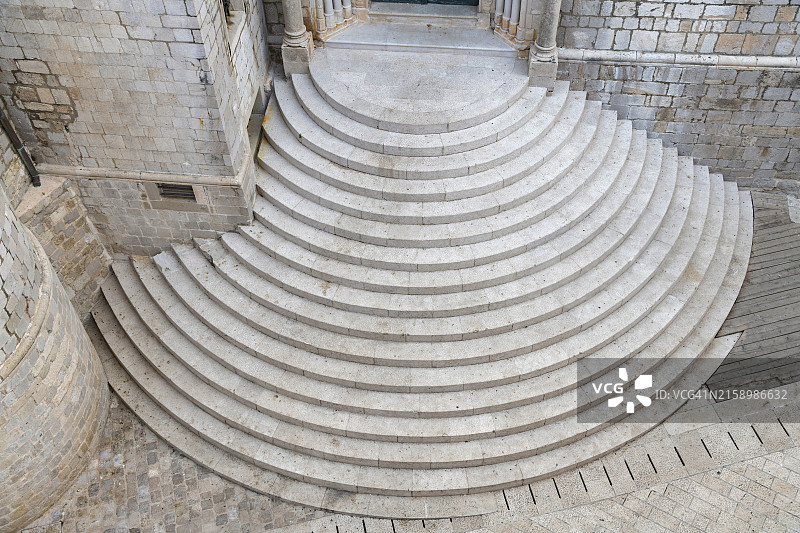 克罗地亚杜布罗夫尼克多米尼加修道院的台阶图片素材